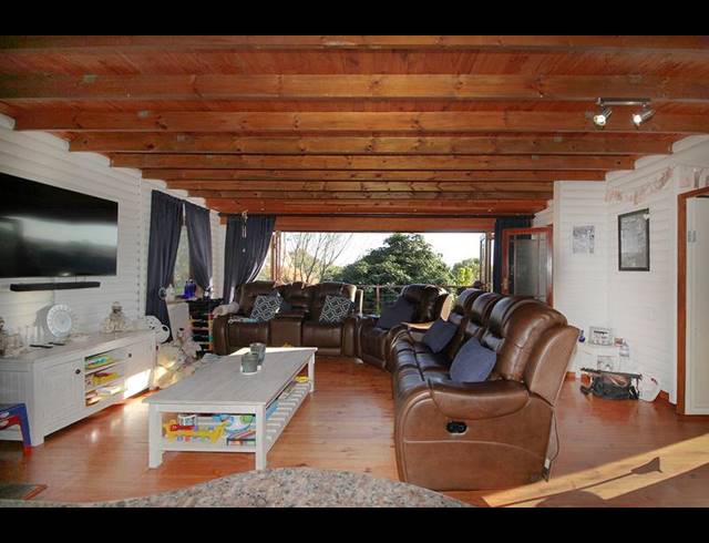 4 BEDROOM HOUSE FOR SALE IN DOLPHIN CREEK GOLF ESTATE